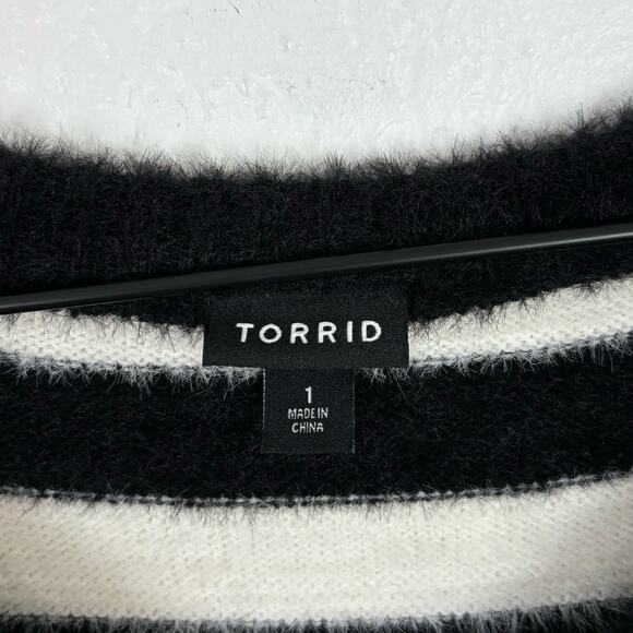 Torrid Rainbow Stripe Eyelash Fuzzy Pullover Sweater Size 1 - Picture 4 of 5